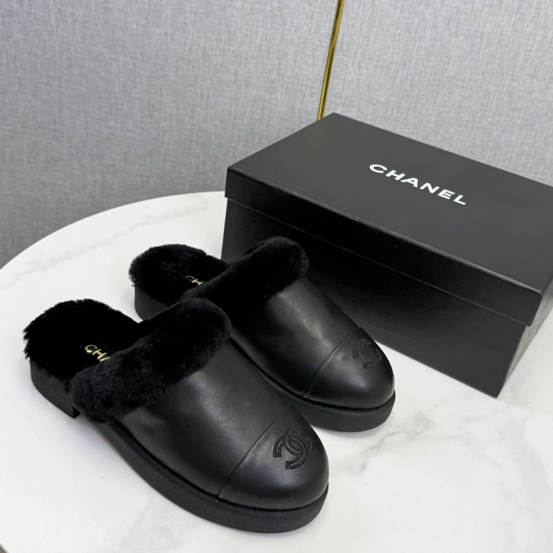Ch**el slippers